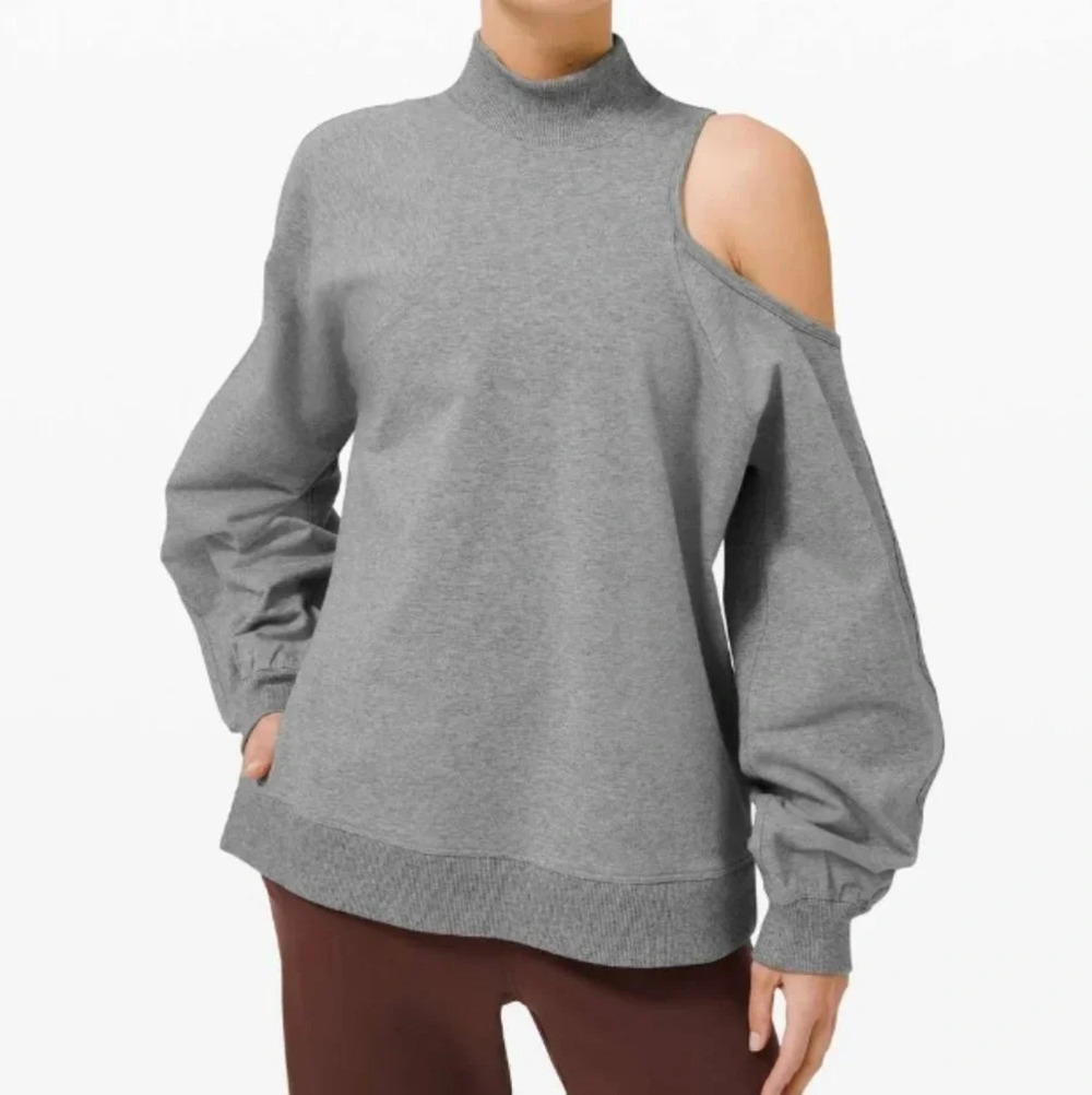 *LULULEMON, LA Asymmetrical cut-out crew, side  slit, grey